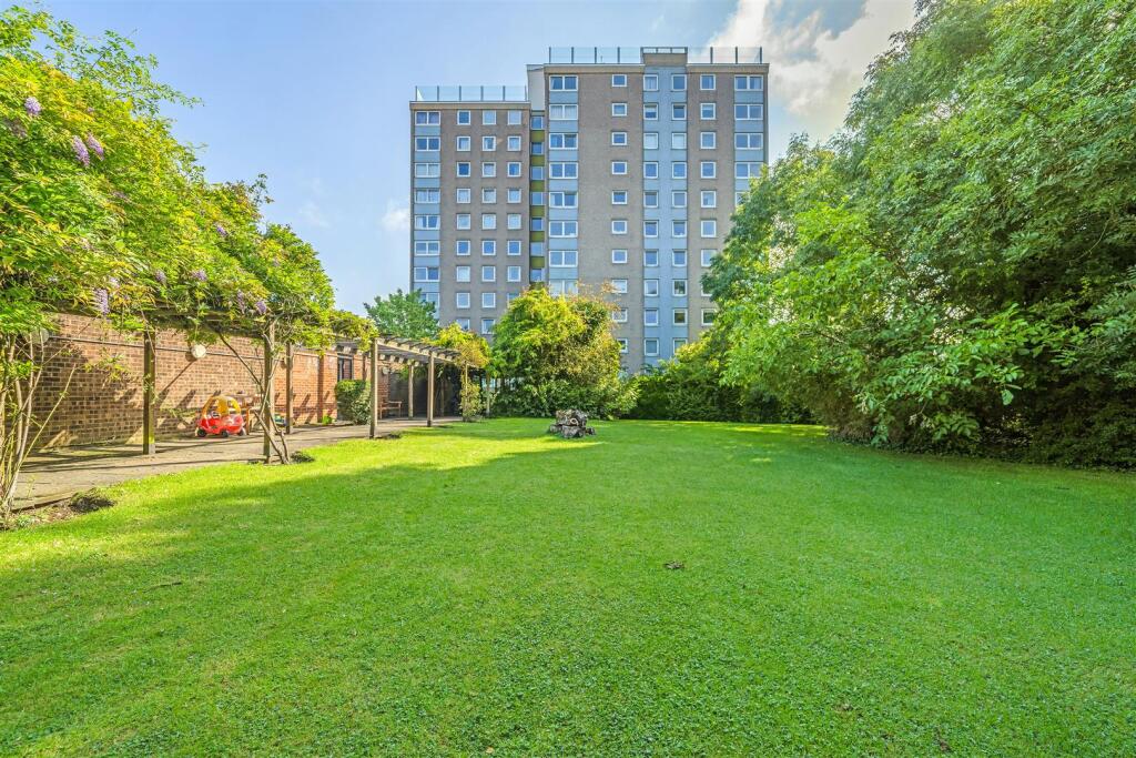 Deverill Court-16.jpg