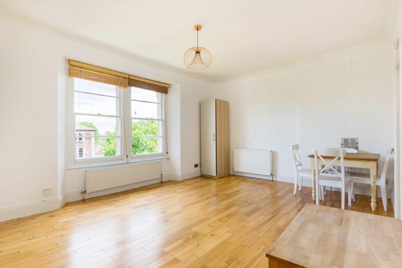Sitting/Dining room