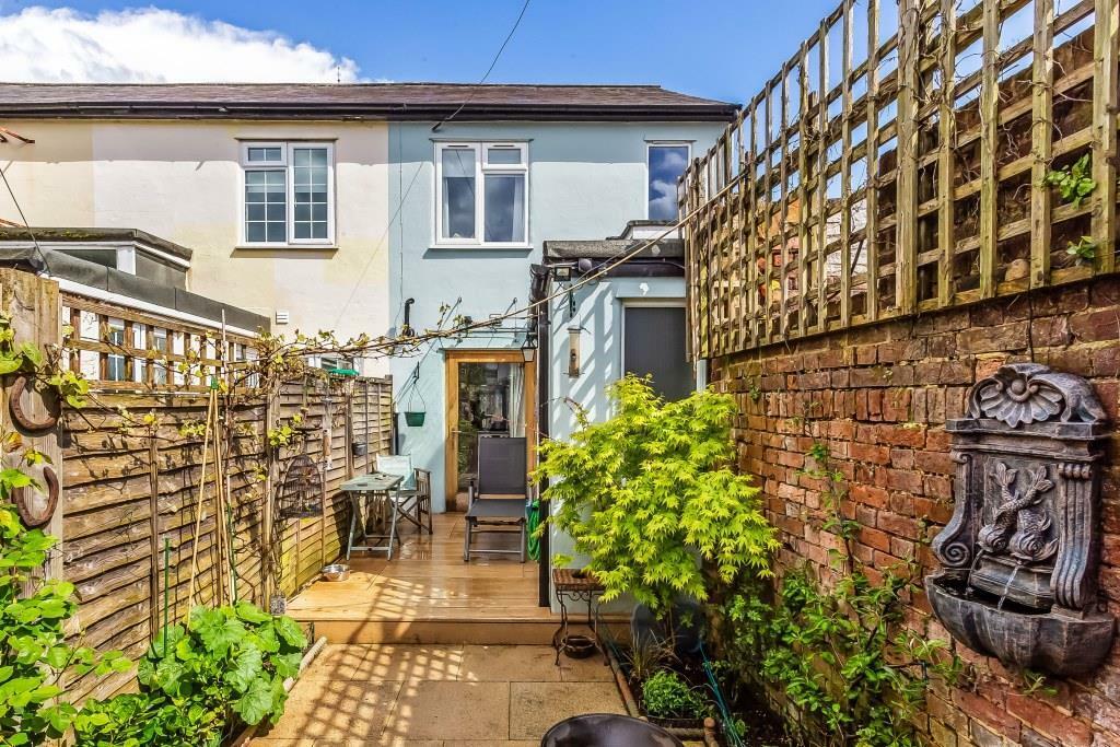 Garden back to house.jpg