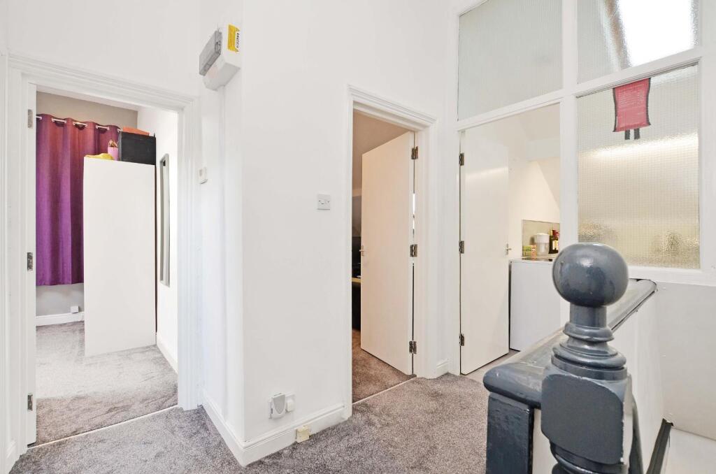 99 Harcourt, F3 - Landing.jpg