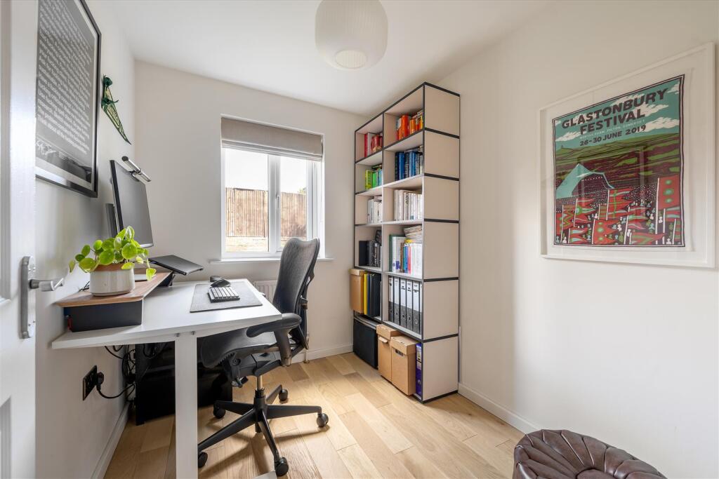 Winchester Court, E17