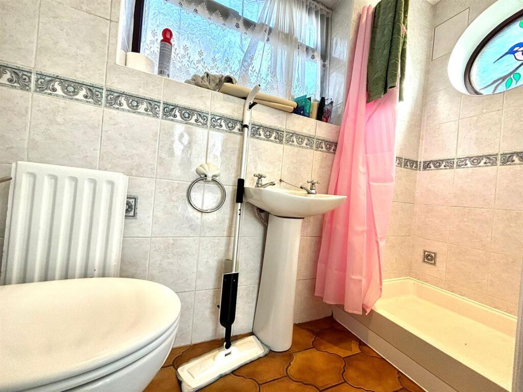 Downstairs wc.jpeg