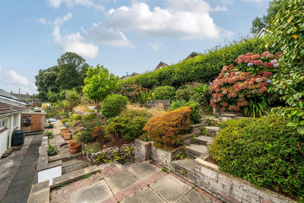 Crescent Gdns Terrace Patio..jpg
