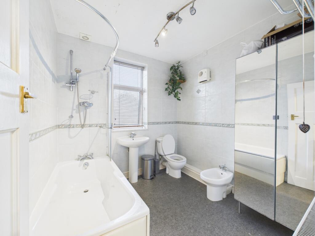 CAM02023G0-PR0187-STILL002