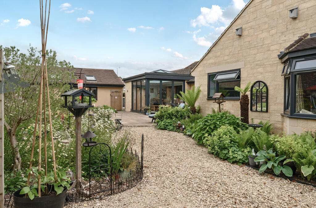 1304671-4-68407d5...