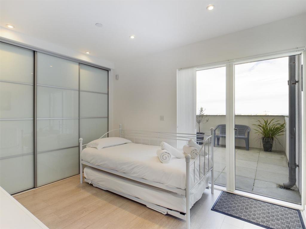 Ground Floor Rear Bedroom