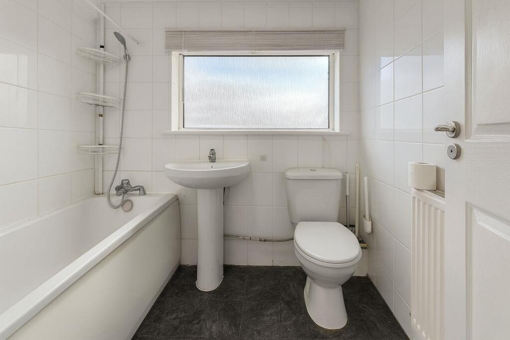 Beckton, E6 - House For Sale By Barrain London Est