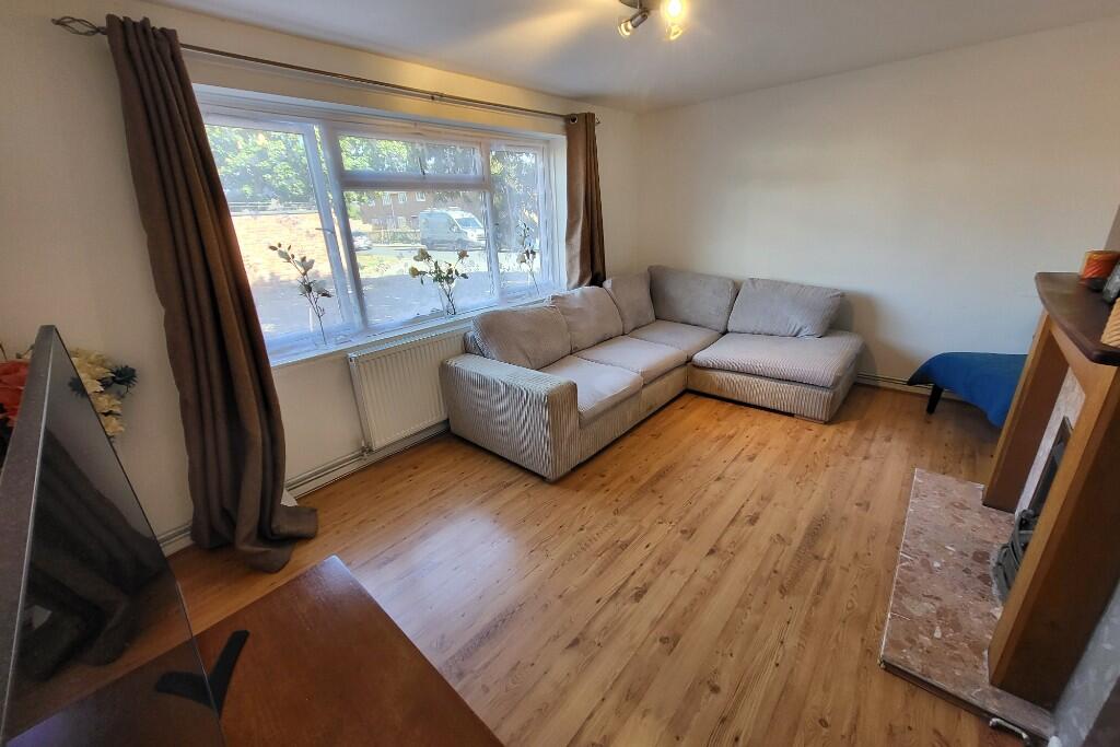 Elm Street, Cheltenham, Gloucestershire, GL51