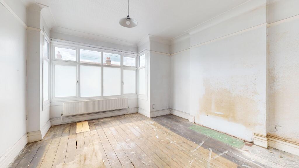 9 Arragon Gardens, Streatham, London, SW16 5LY