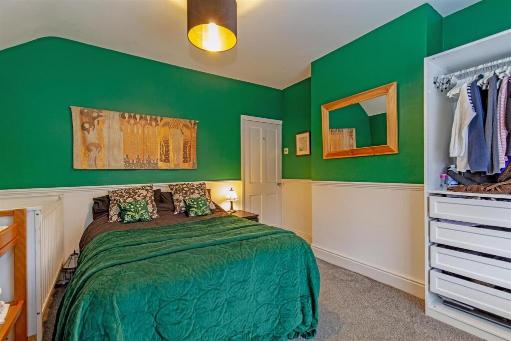 Bedroom 1-3.jpg
