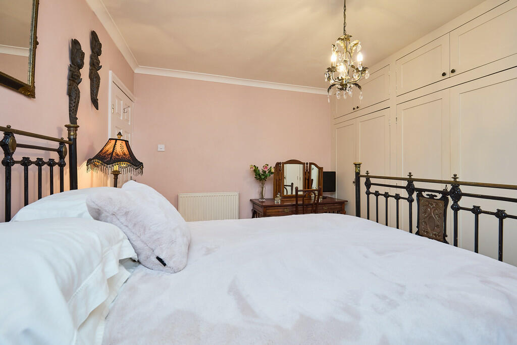 Edward Knight 202...