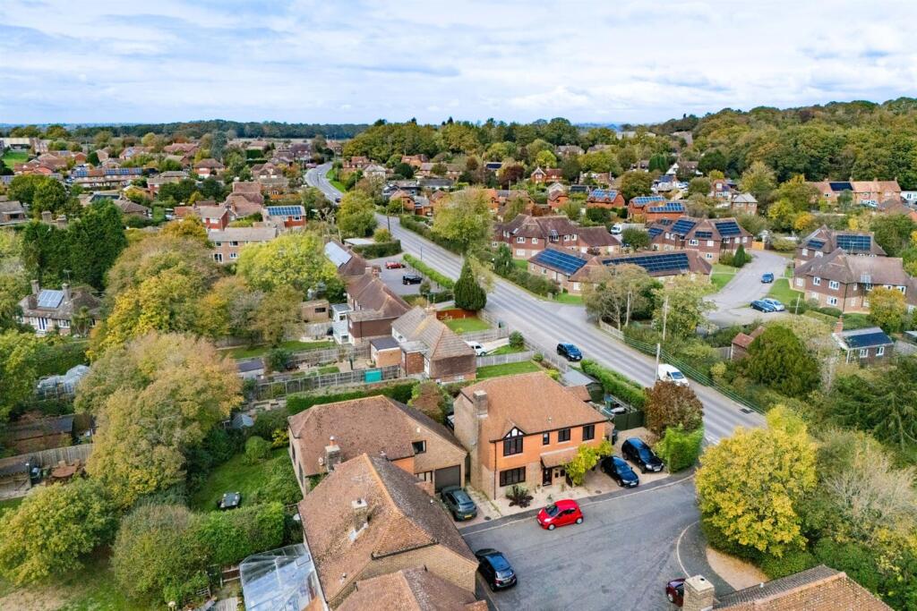 thumbnail_LE 001 dr-3.jpg