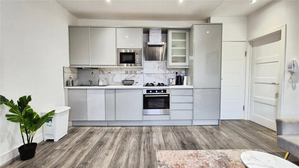 Kitchen/Reception