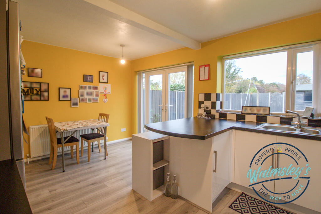 Kitchen dining room
