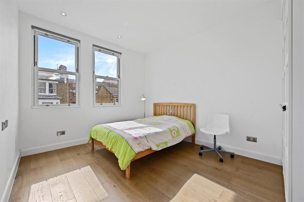 Lena Gardens - Bedroom6