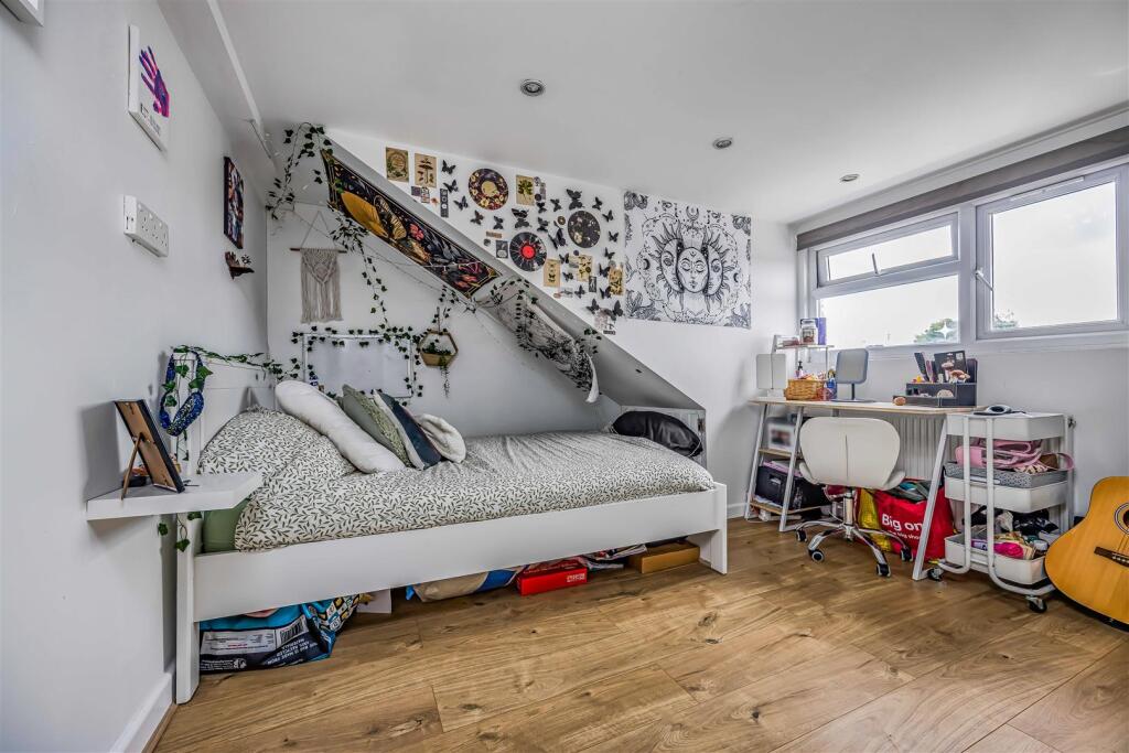 3 Algiers Road, Baffins-Small-PorticoMarketing-Sol