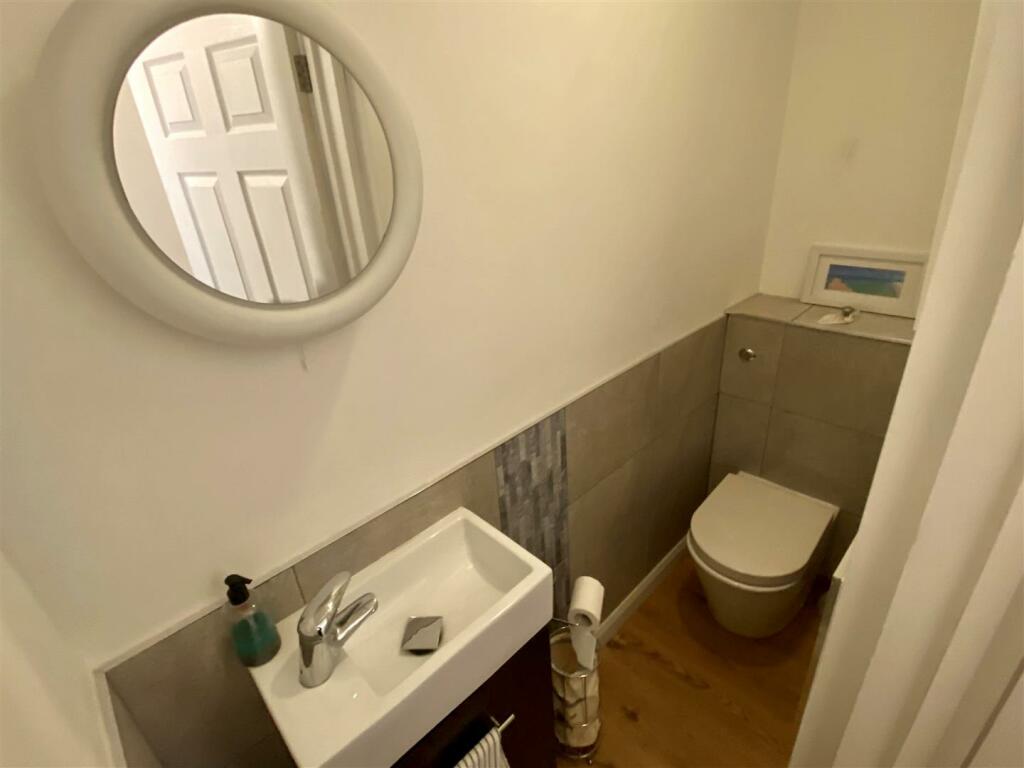 Flat 5, 35 Pentire Avenue WC