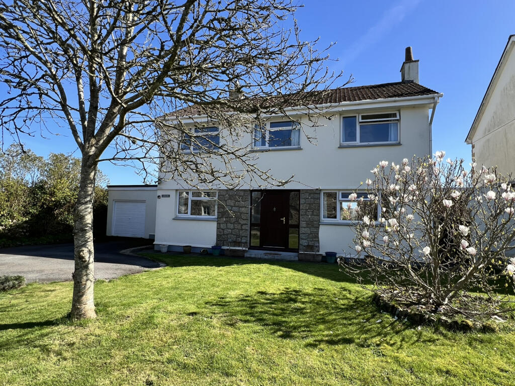 4 Bedroom Detached House for Sale