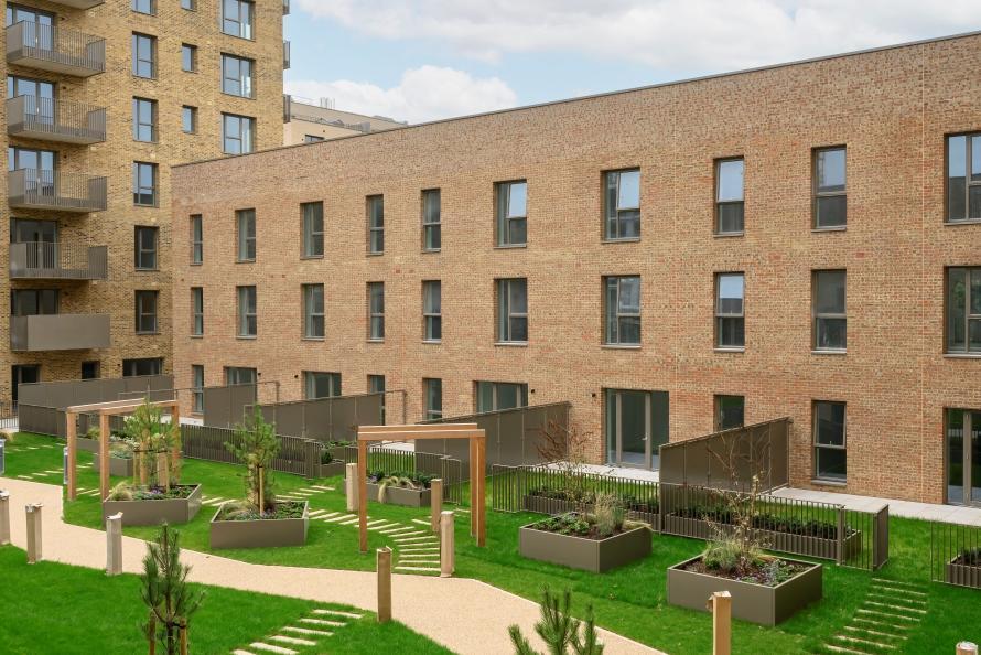 Lampton Parkside, 1 bedroom show home, balcony