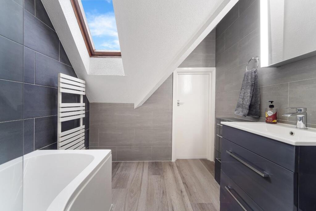 PACKHAM COURT (20).jpg