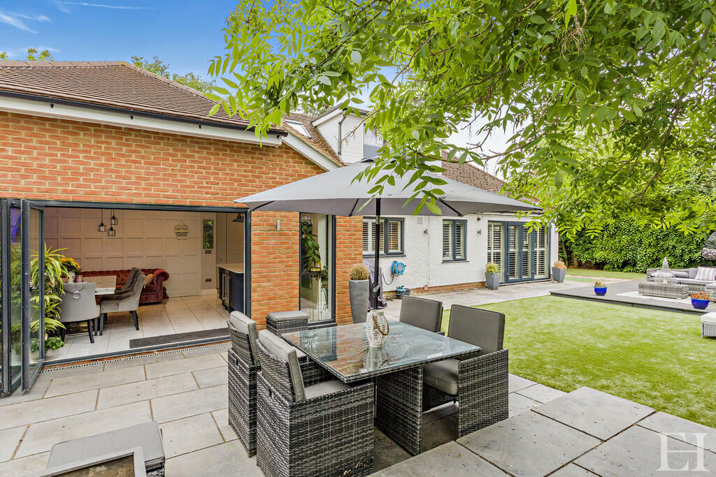 8648598-exteriorW...