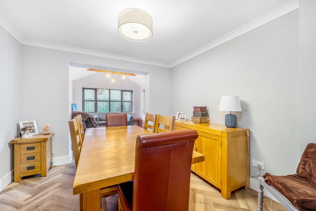 1 Estella Way (Spalding)-14