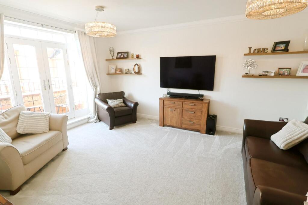 FIRST FLOOR LIVING ROOM