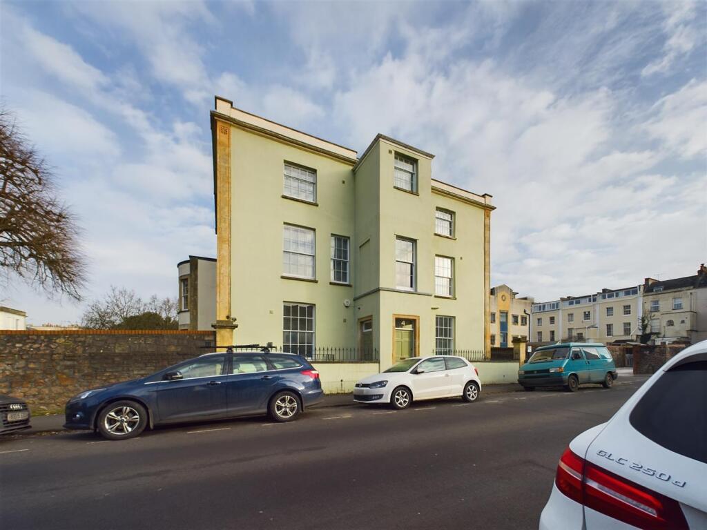 20 - Block of 4 Flats.jpg