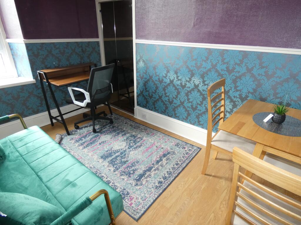 SITTING ROOM
