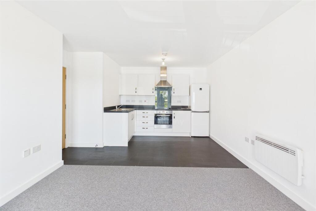 Lounge/Kitchen