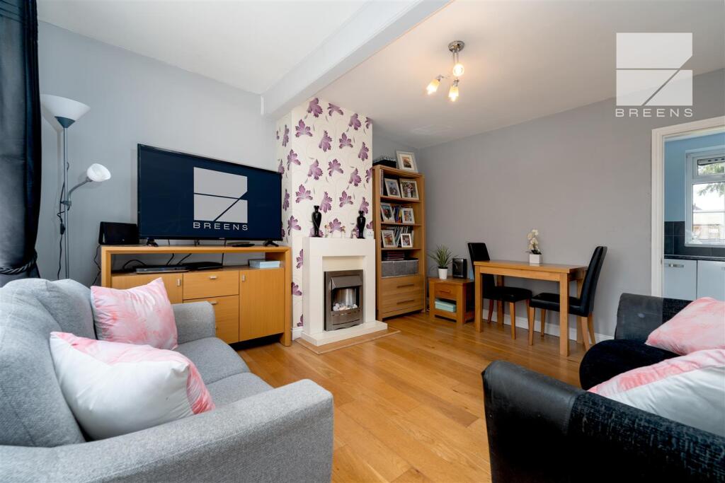 17 Manor Farm Drive_0015.jpg