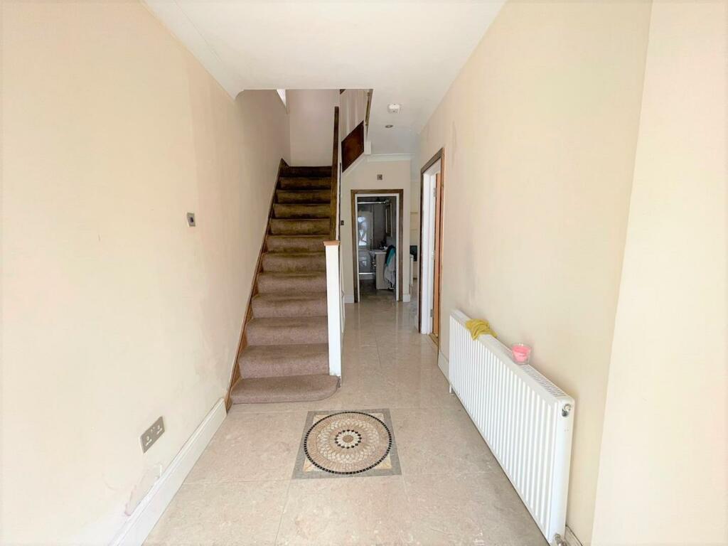 Hall Way 2.jpg