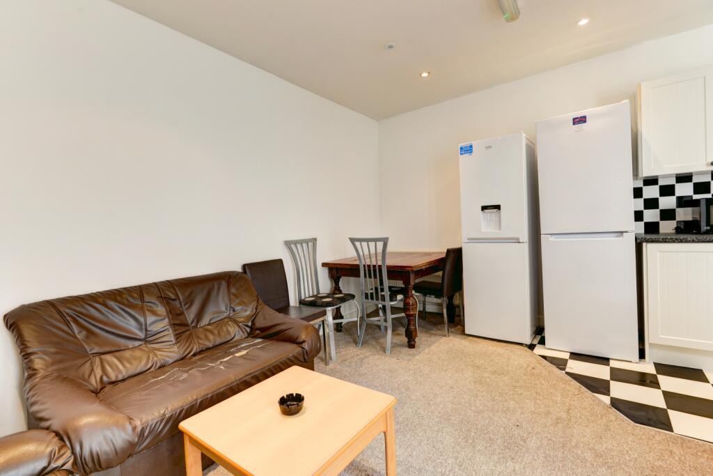 LOUNGE (3)