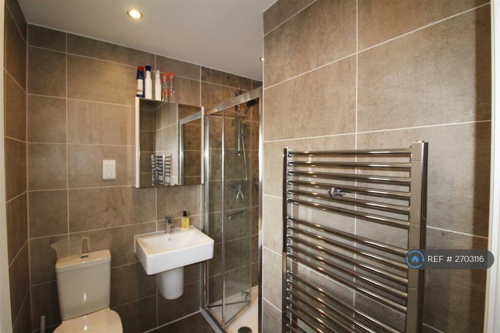 Ensuite To Master Bedroom