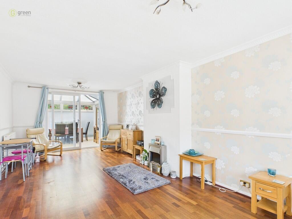 CAM03830G0-PR0136...