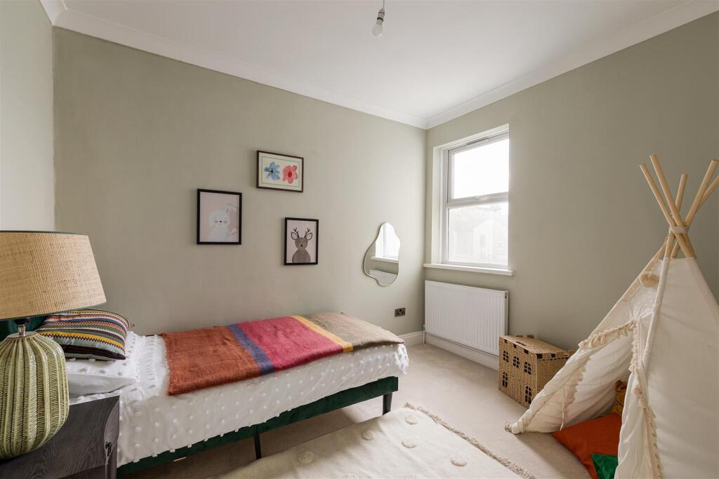 Leasowes Road E10