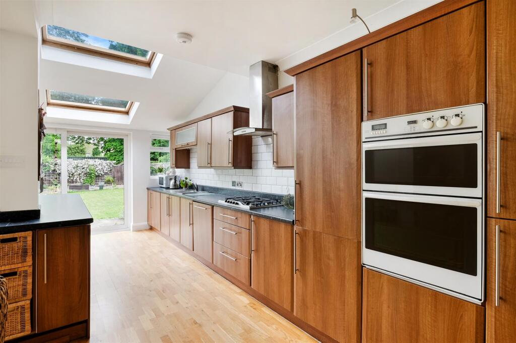 GREENHAYES AVENUE, 90 - 18.jpg