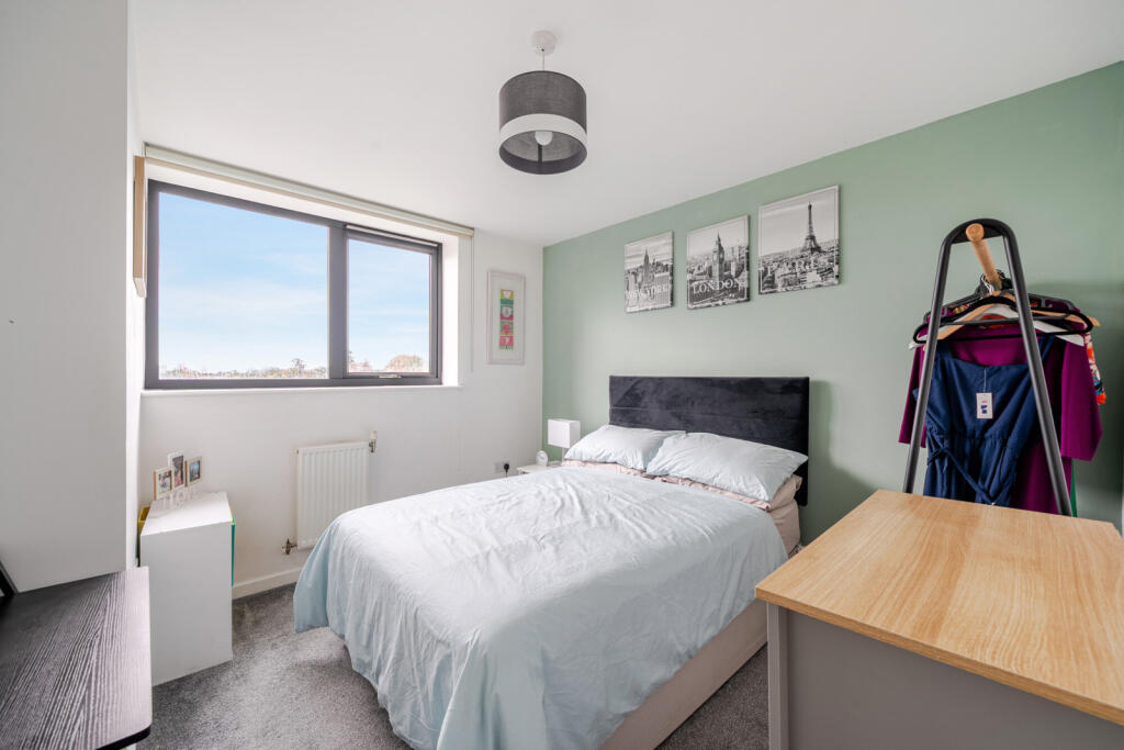 1353633-10-68c81f...