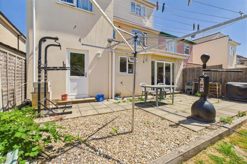 42 Frome Valley Road, Frenchay, Bristol BS16 1HE |