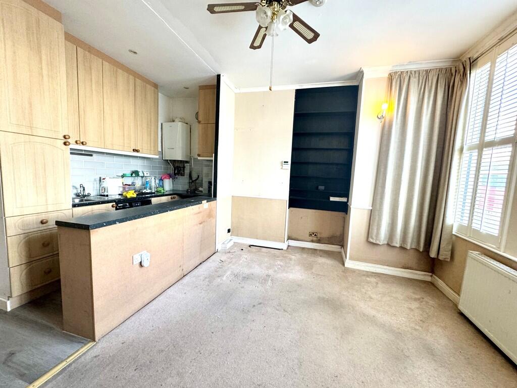 43 Satanita Road ...