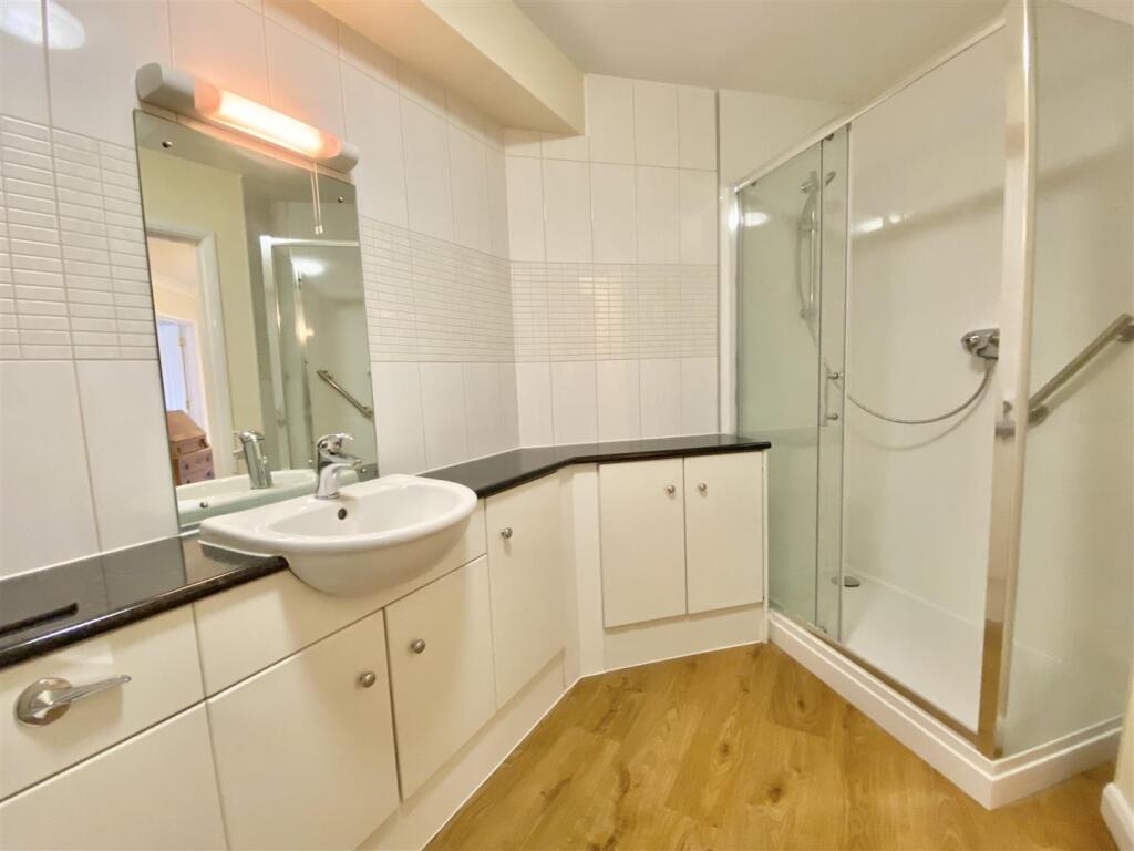 14 Radbrook House-8.jpg