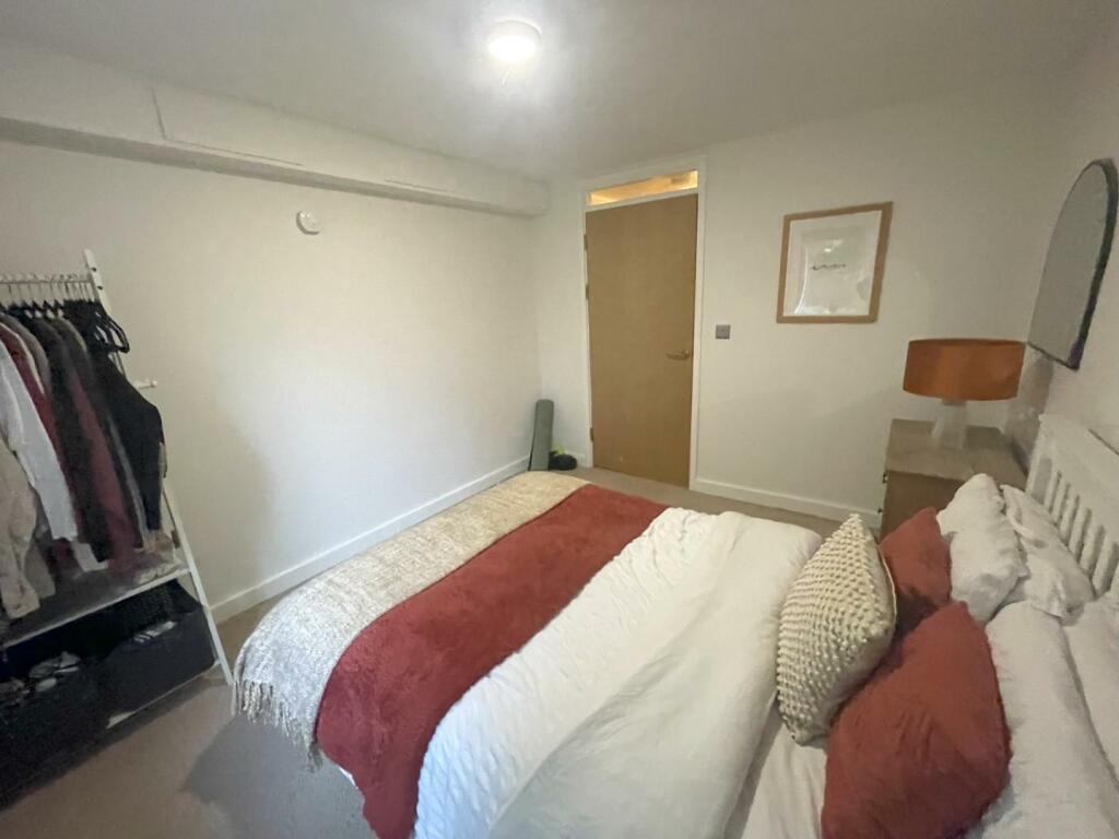 Bedroom...jpg