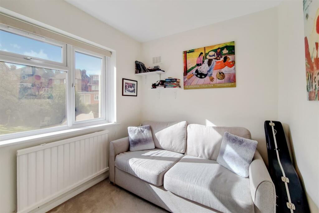 Bedroom 5.jpg
