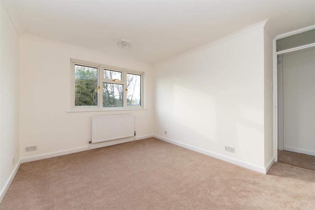 92 Howard Drive (6 of 18).jpg