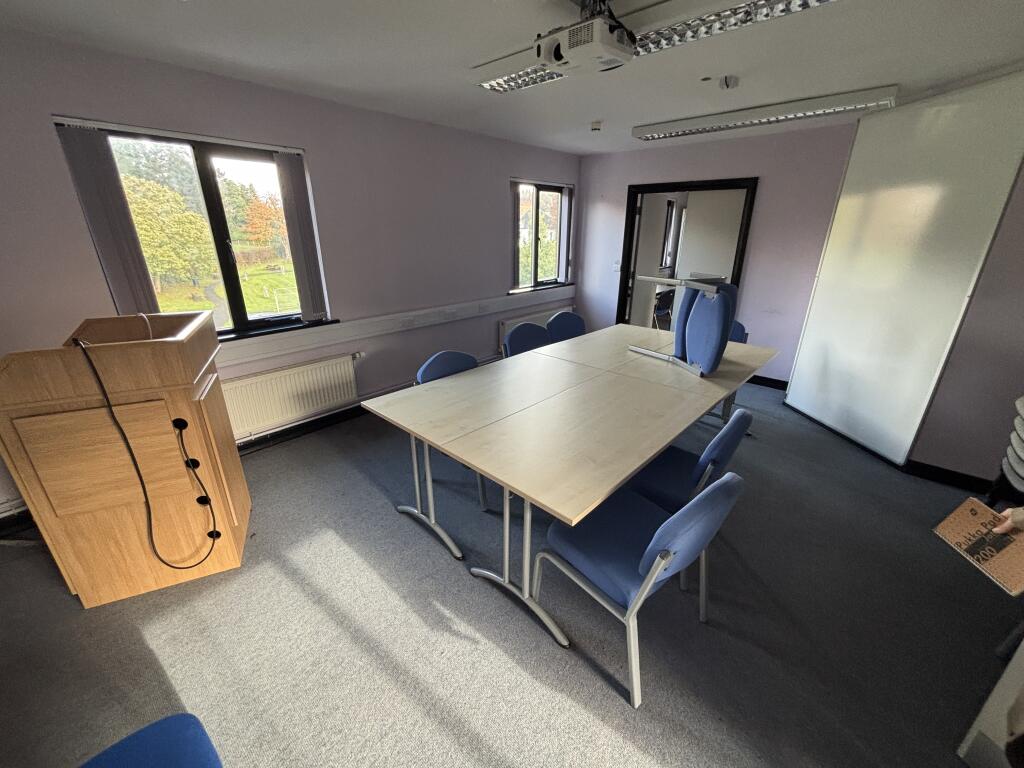 SECOND FLOOR LECTURE ROOM T202511071704.jpg