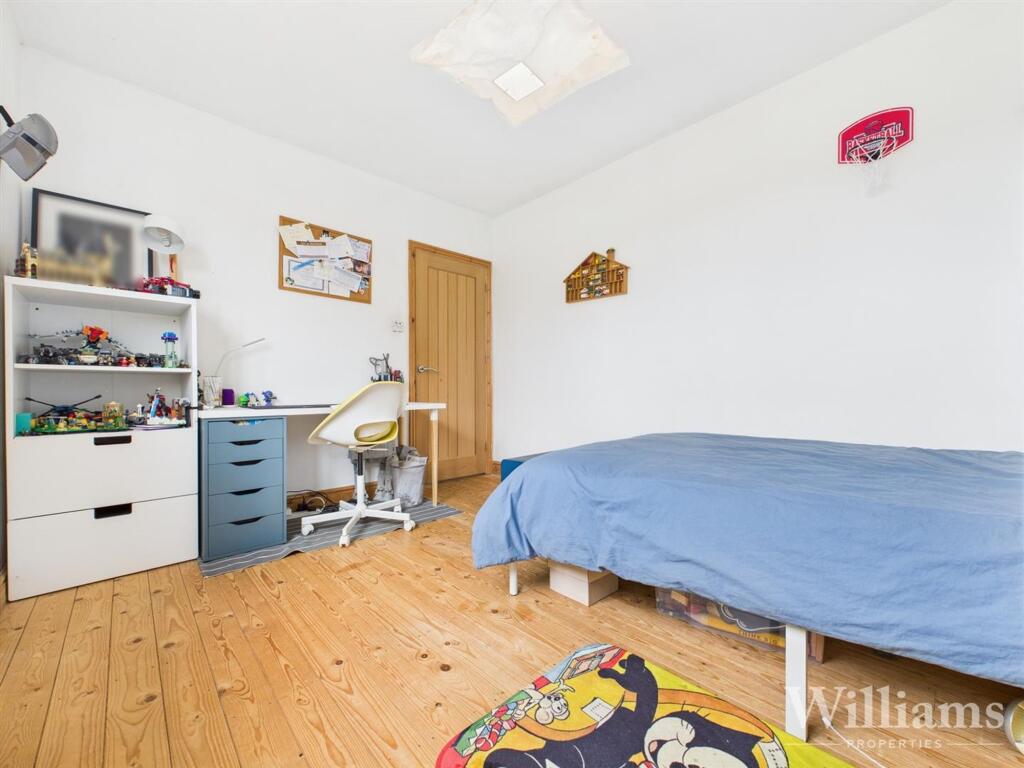 CAM02861G0-PR0433-STILL002.jpg