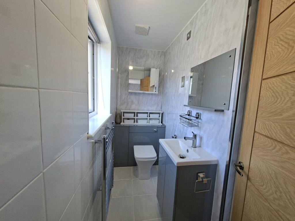 BEDROOM ONES ENSUITE