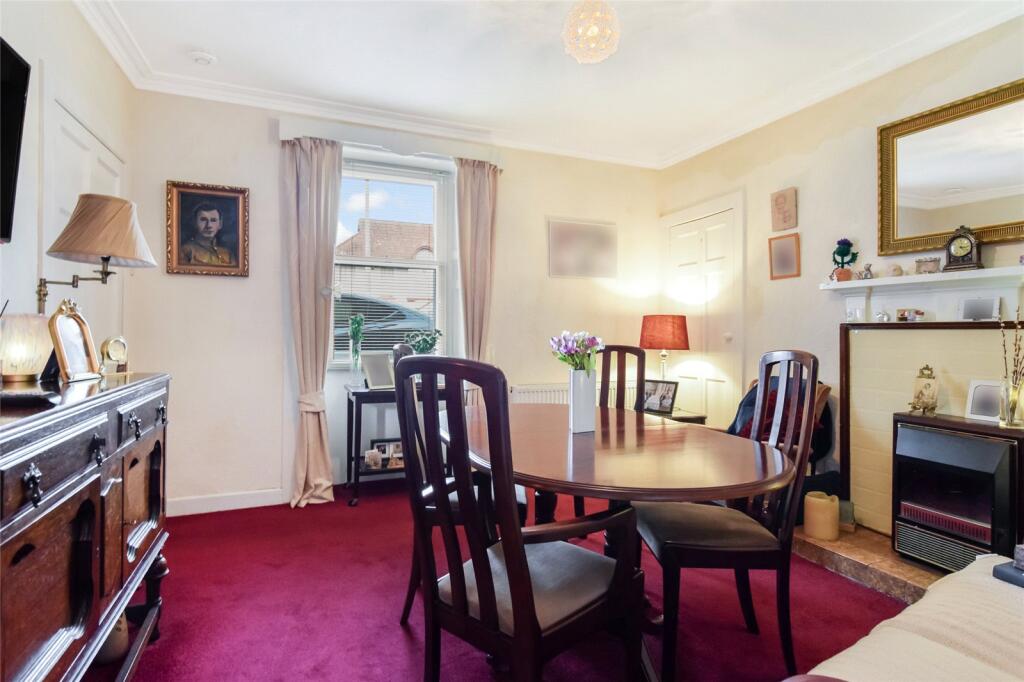 Sitting/Dining Room