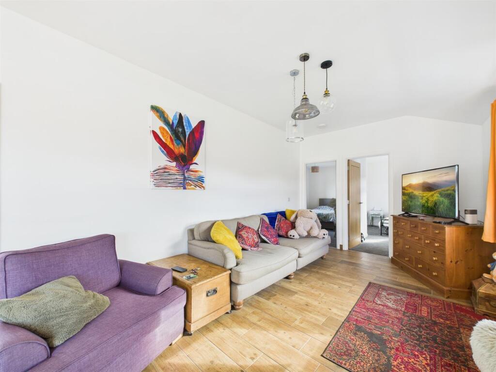 Open Plan Living / Kitchen