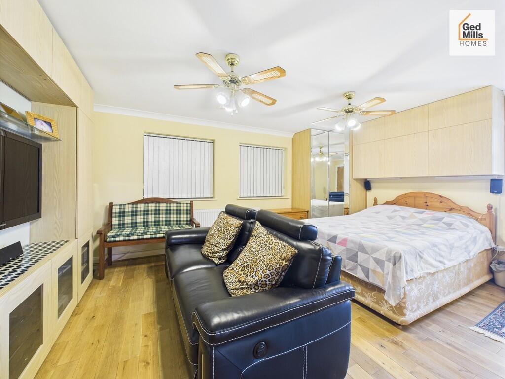 CAM04261G0-PR0083...